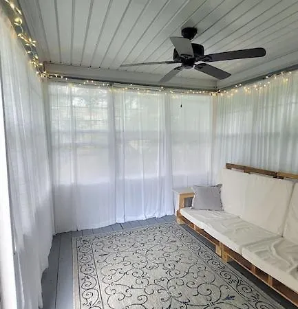Charming 2 Bedroom 1 Bath Farm Style House Mount Airy Exterior photo