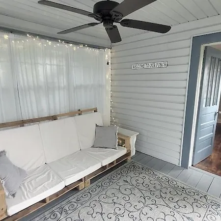 Charming 2 Bedroom 1 Bath Farm Style House Mount Airy Exterior photo