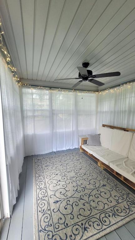 Holiday home Charming 2 Bedroom 1 Bath Farm Style House *